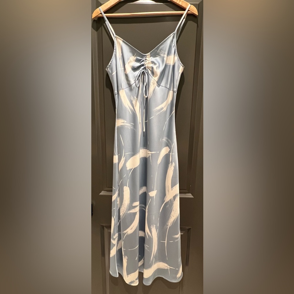 Elegant Blue and Cream Midi Dress